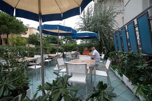 Hotel Dolores Cesenatico Exteriör bild